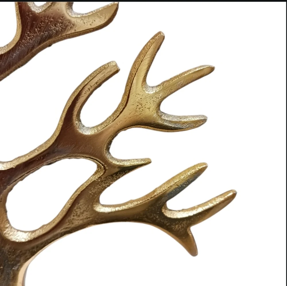 Cosmopolitan jewerly tree